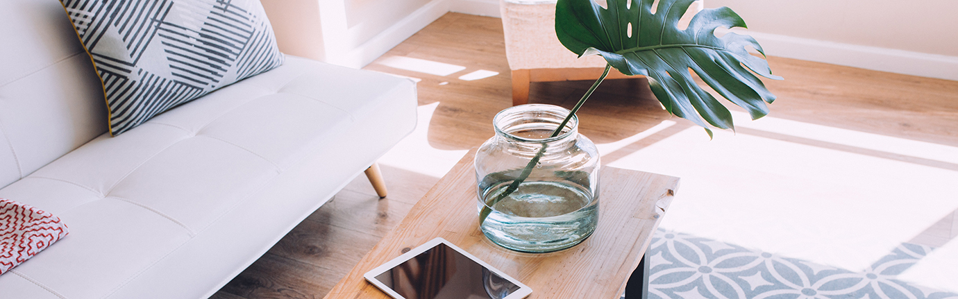 1380X431_interior-table-home-indoor-flat-apartment-couch-living-rent-living-space_t20_ywrrJx