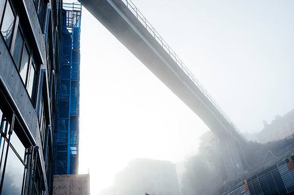 Bron till Mariahissen i dimma.